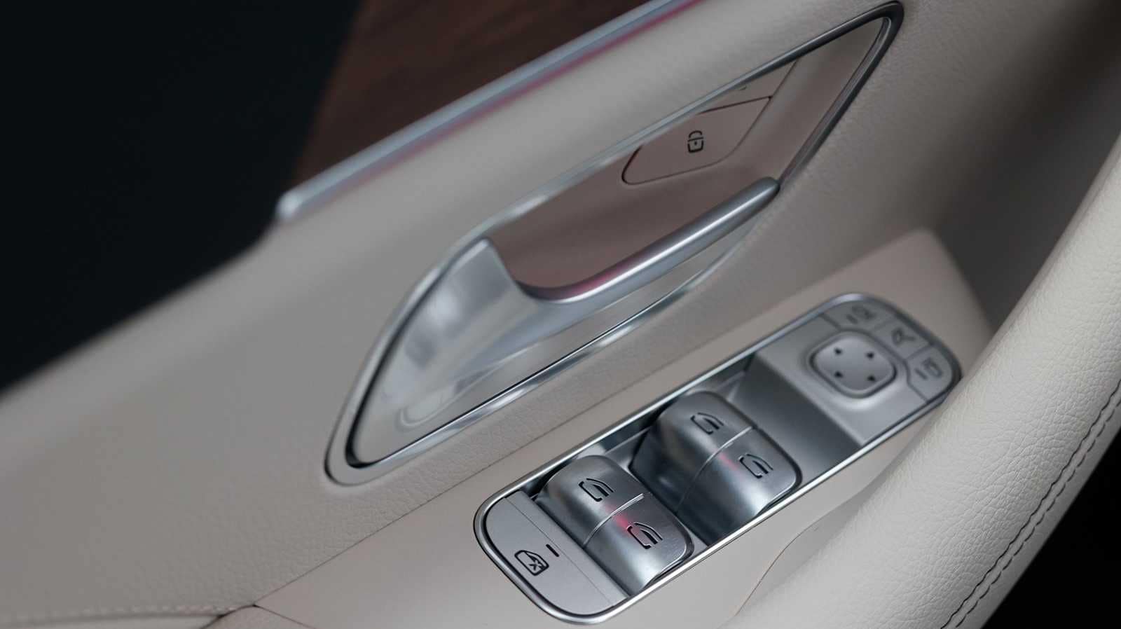 Thumbnail: 2025 Mercedes-Benz GLE - 33