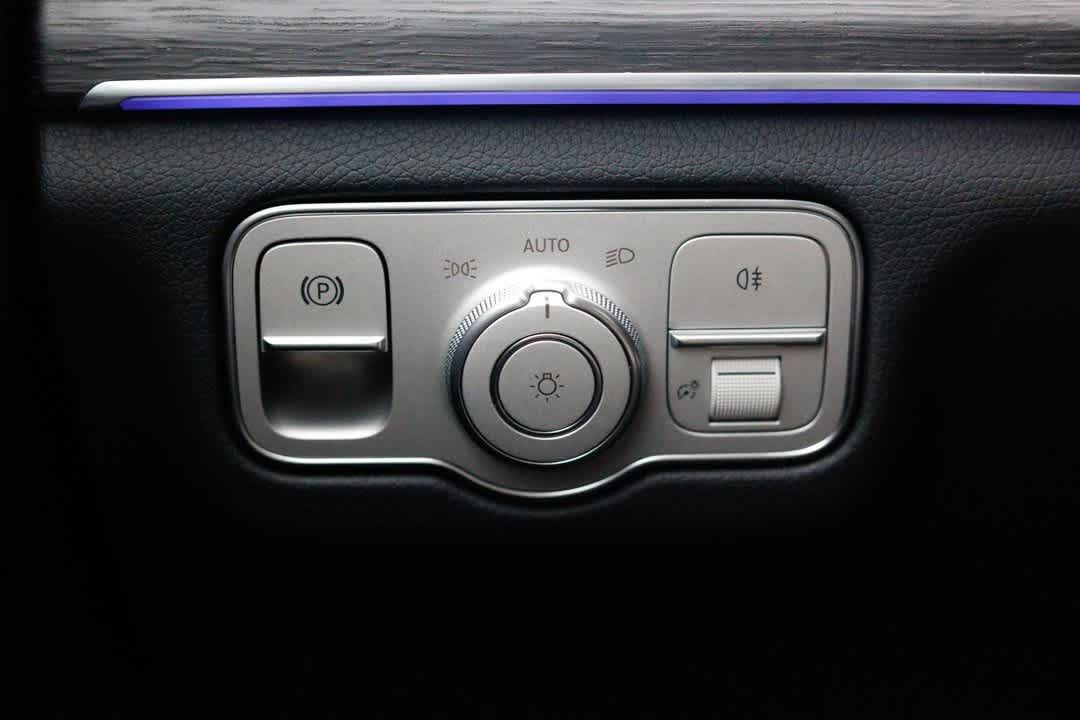 Thumbnail: 2026 Mercedes-Benz GLE - 25