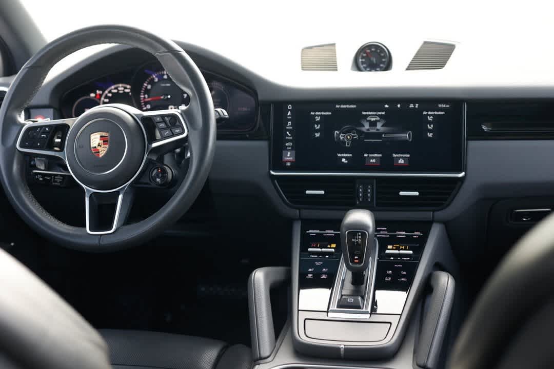 Thumbnail: 2020 Porsche Cayenne - 11