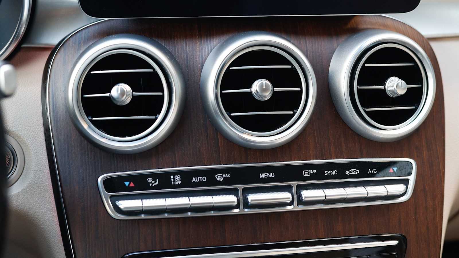 Thumbnail: 2022 Mercedes-Benz GLC - 24