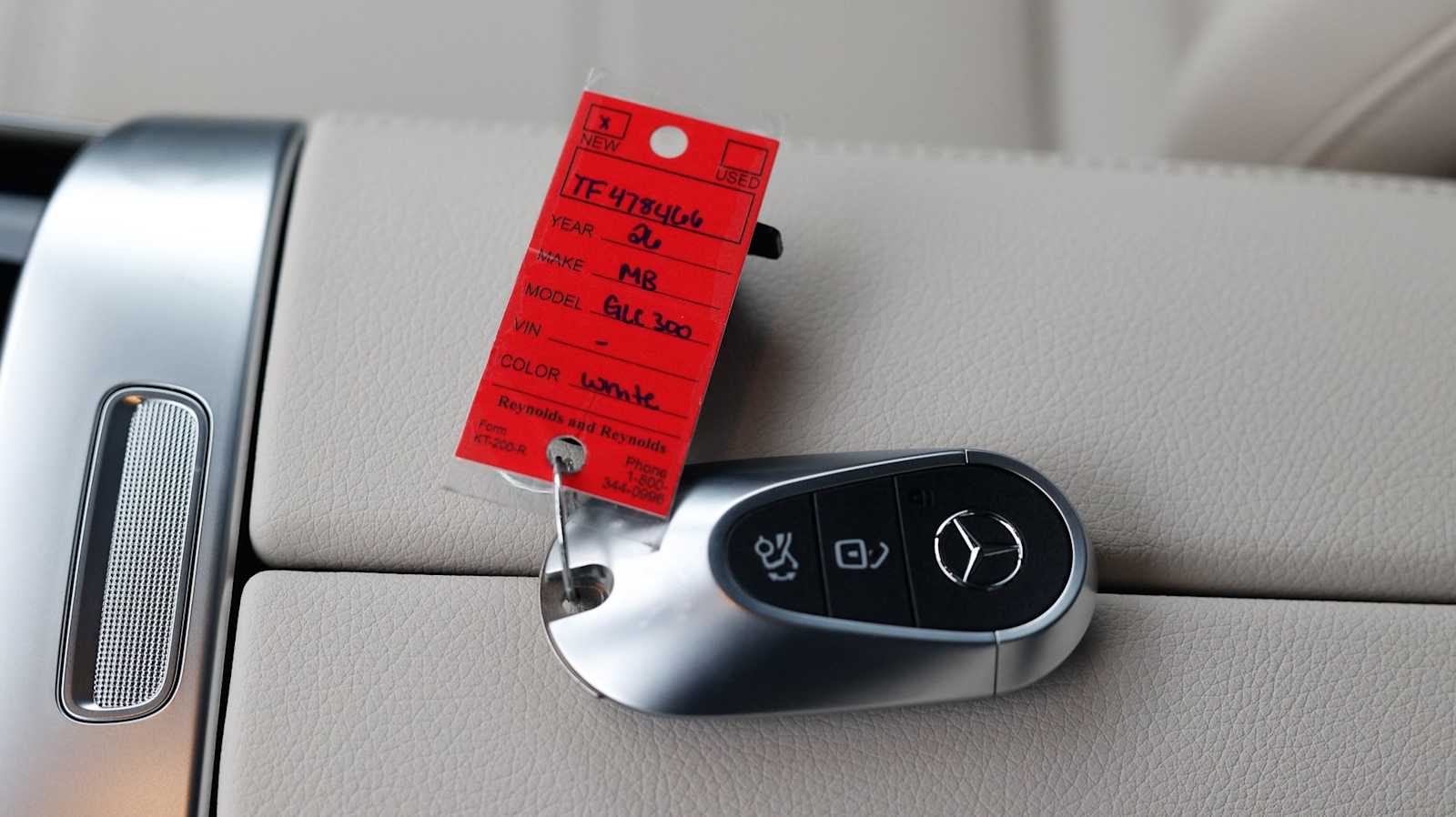 Thumbnail: 2026 Mercedes-Benz GLC - 39