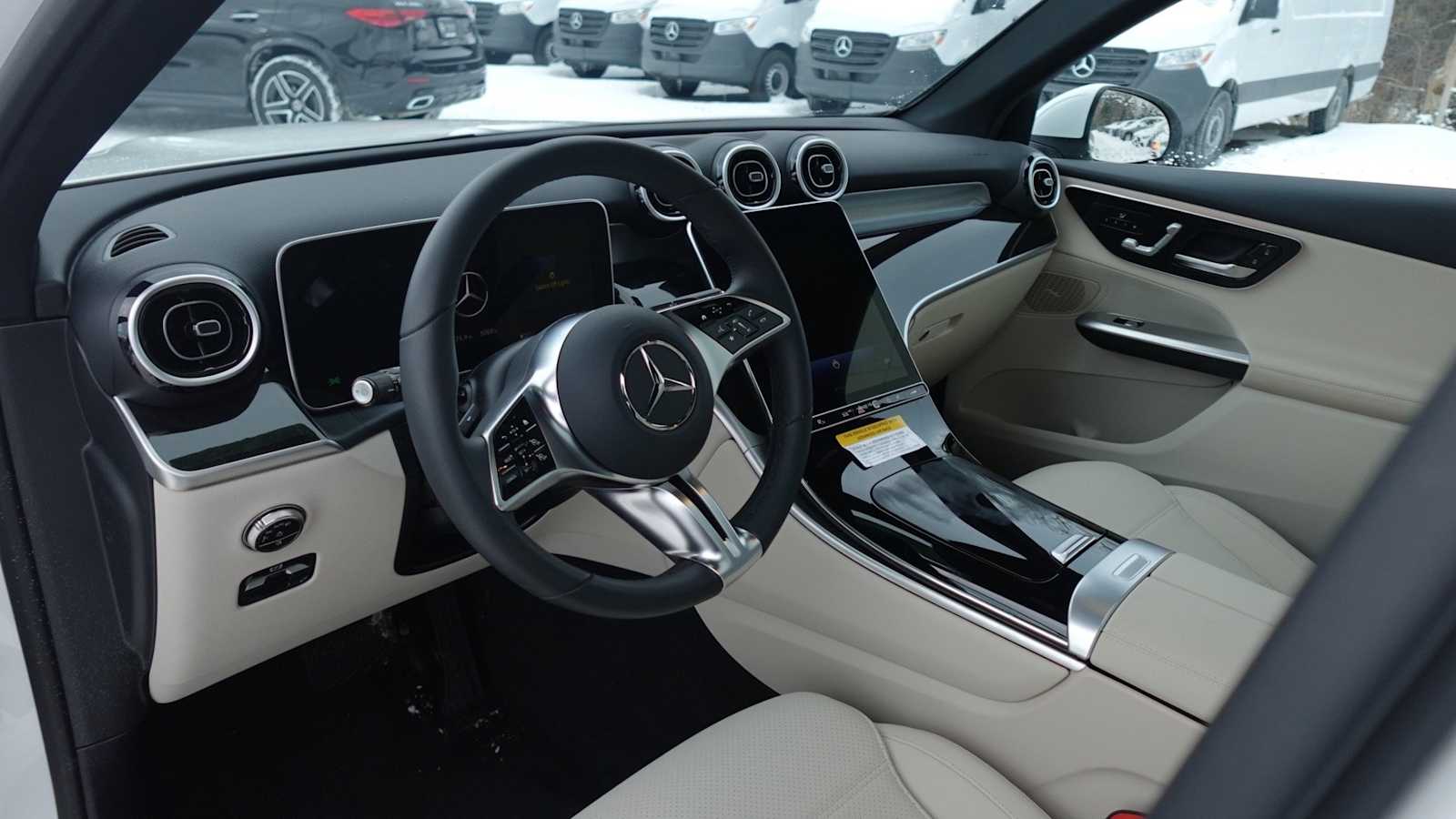 Thumbnail: 2026 Mercedes-Benz GLC - 29