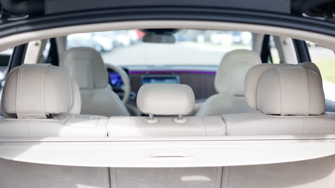 Thumbnail: 2023 Mercedes-Benz EQS - 17