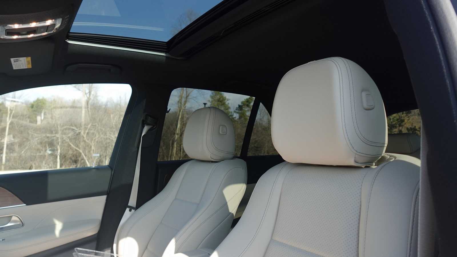 Thumbnail: 2026 Mercedes-Benz GLE - 26