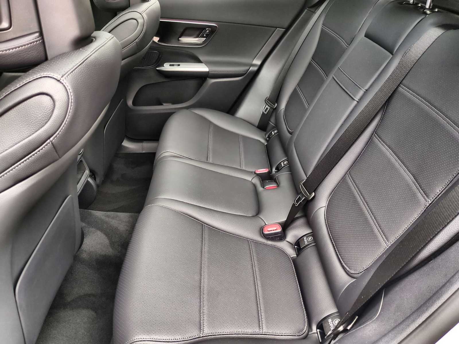 Thumbnail: 2025 Mercedes-Benz GLC - 21