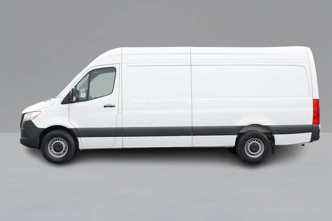 Thumbnail: 2025 Mercedes-Benz Sprinter - 8