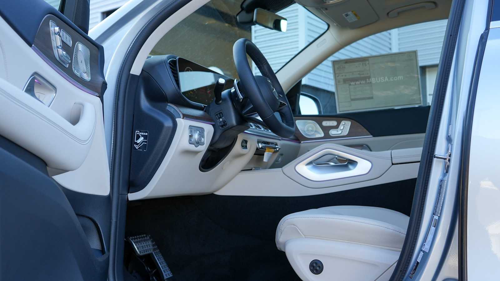 Thumbnail: 2026 Mercedes-Benz GLS - 30