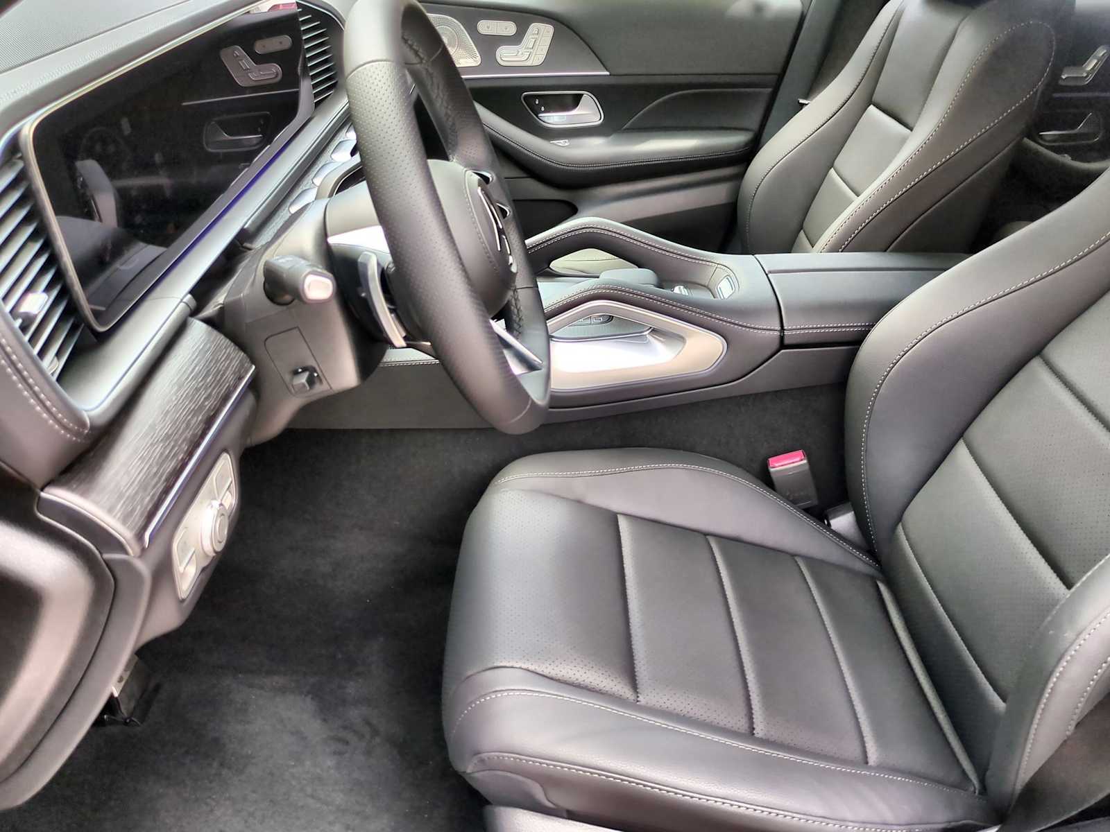 Thumbnail: 2025 Mercedes-Benz GLS - 17