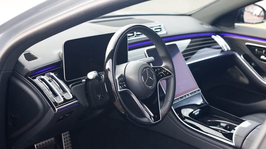 Thumbnail: 2023 Mercedes-Benz S-Class - 18