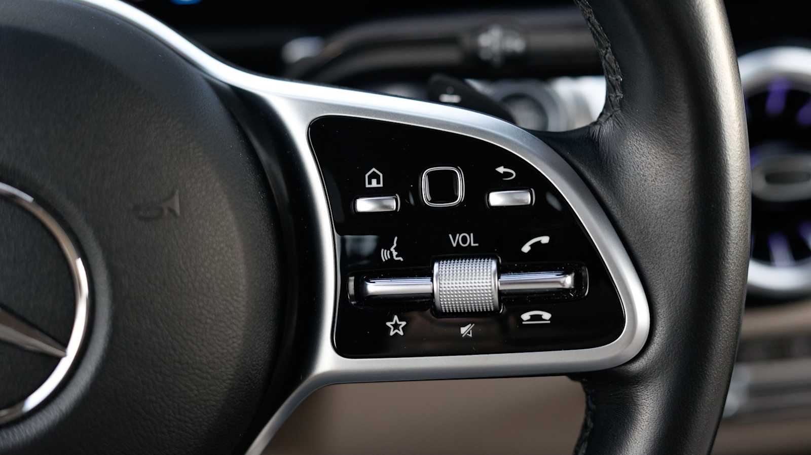 Thumbnail: 2023 Mercedes-Benz GLB - 33