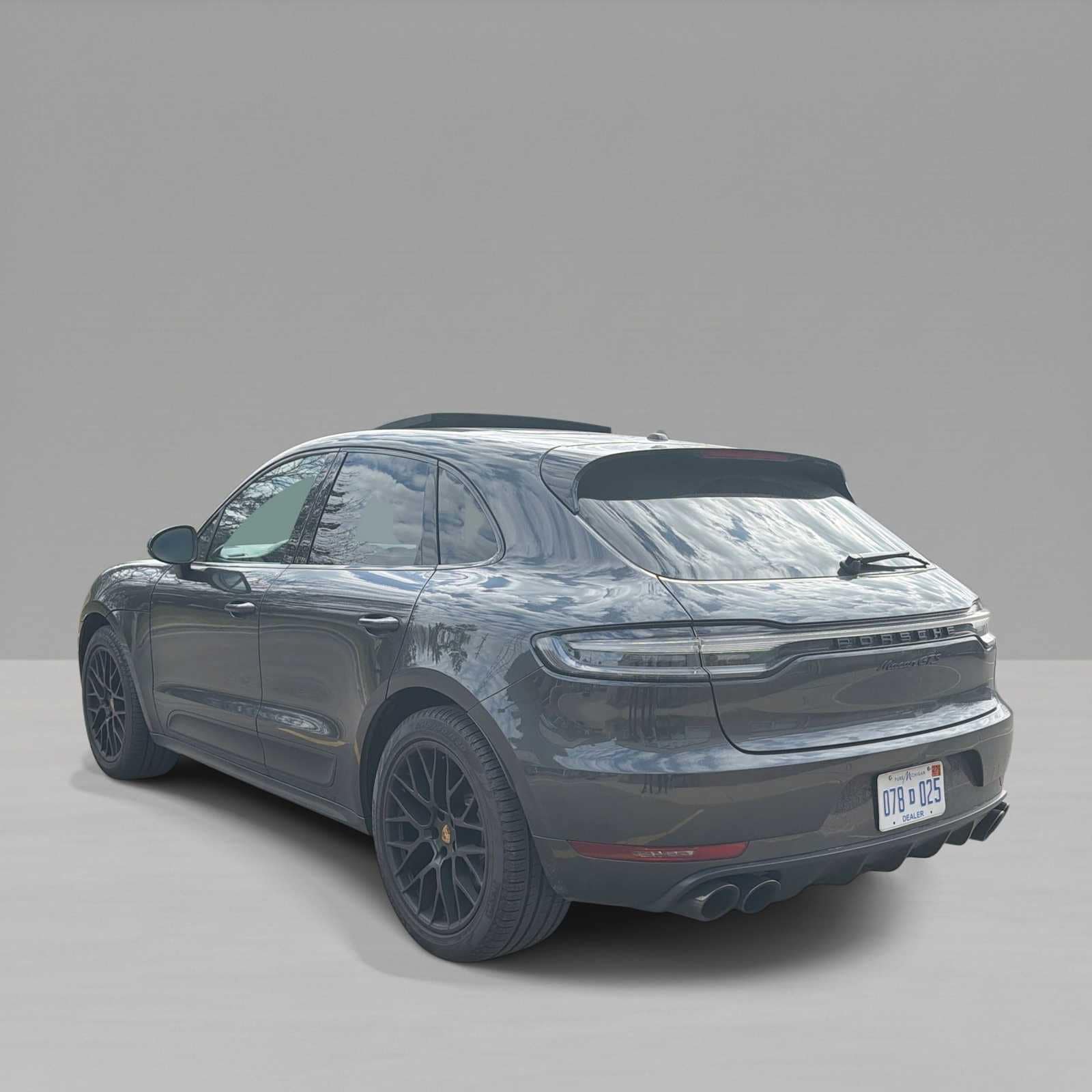Thumbnail: 2021 Porsche Macan - 6