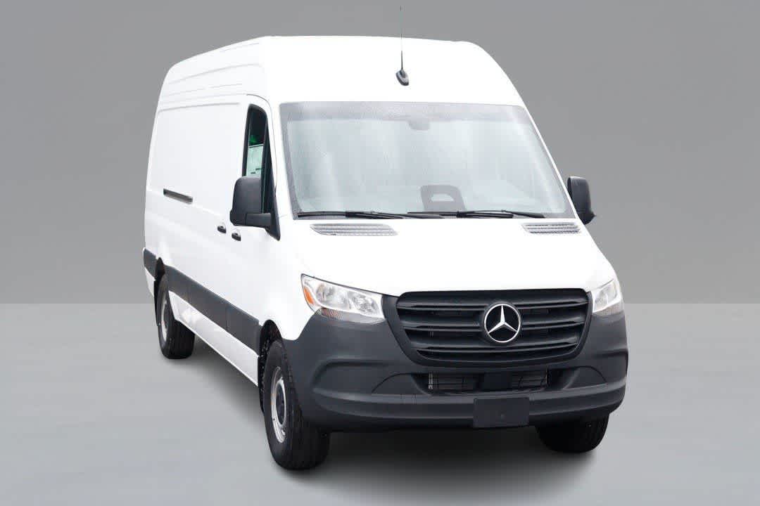 Thumbnail: 2025 Mercedes-Benz Sprinter - 3