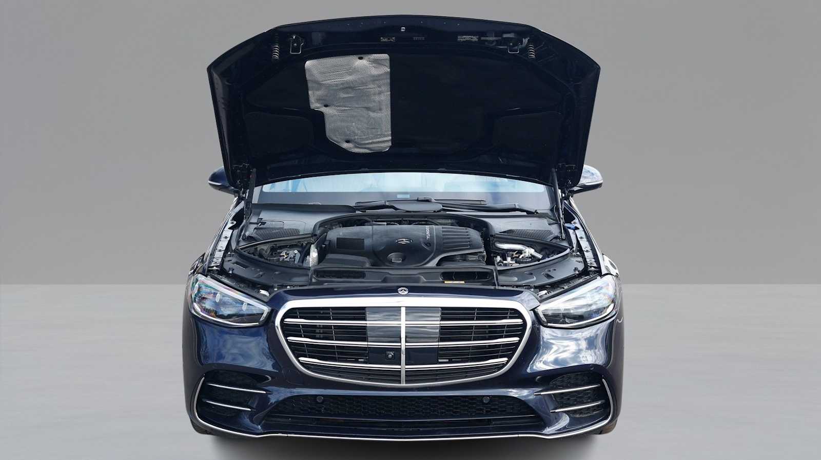 Thumbnail: 2023 Mercedes-Benz S-Class - 12