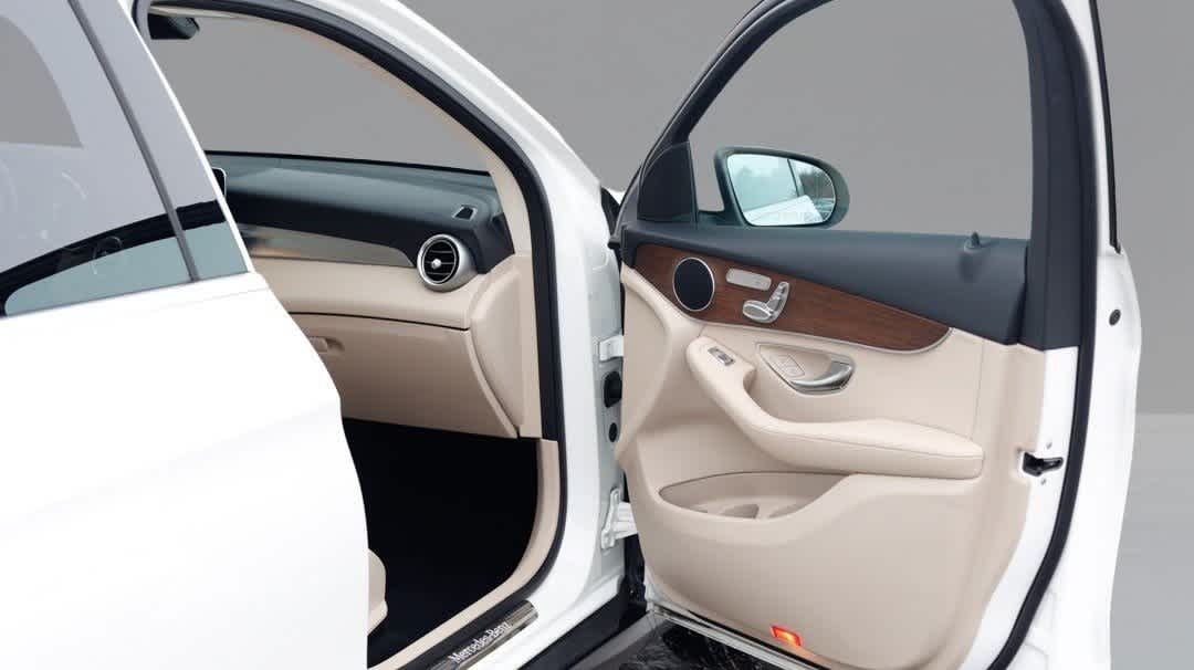 Thumbnail: 2022 Mercedes-Benz GLC - 24