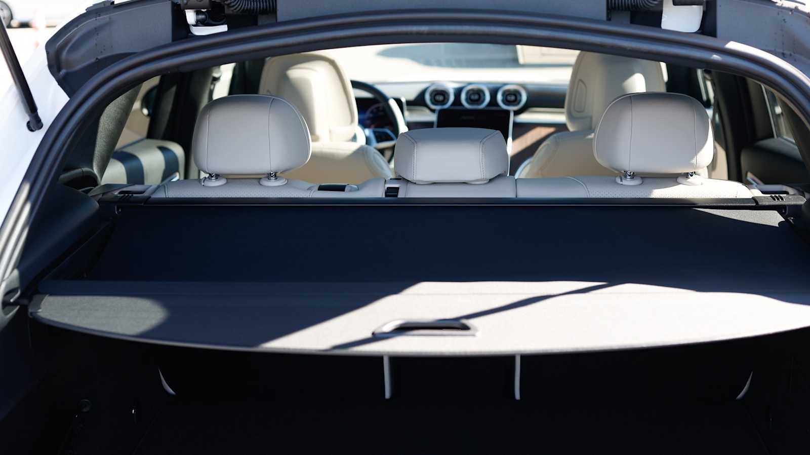 Thumbnail: 2026 Mercedes-Benz GLC - 36