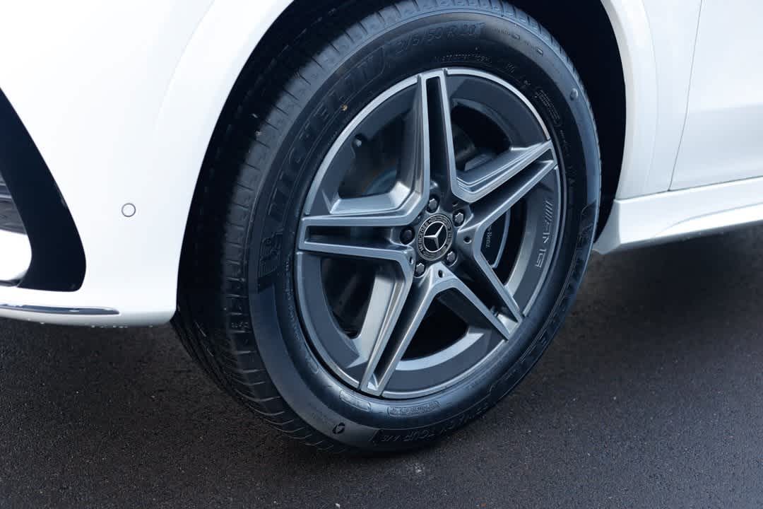 Thumbnail: 2026 Mercedes-Benz GLE - 26