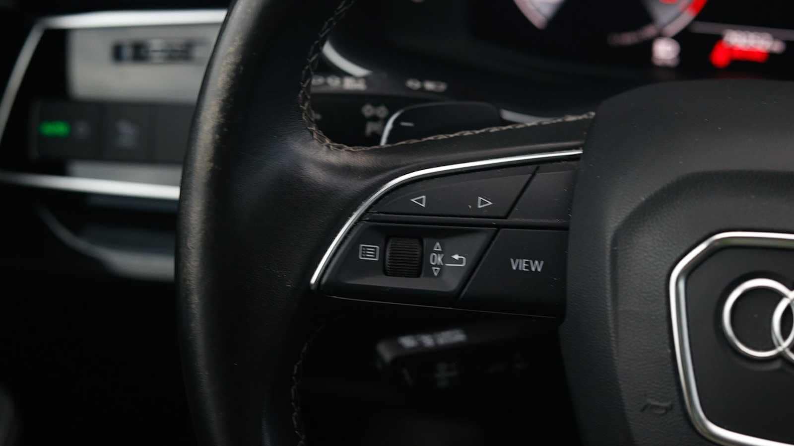 Thumbnail: 2023 Audi Q8 - 19