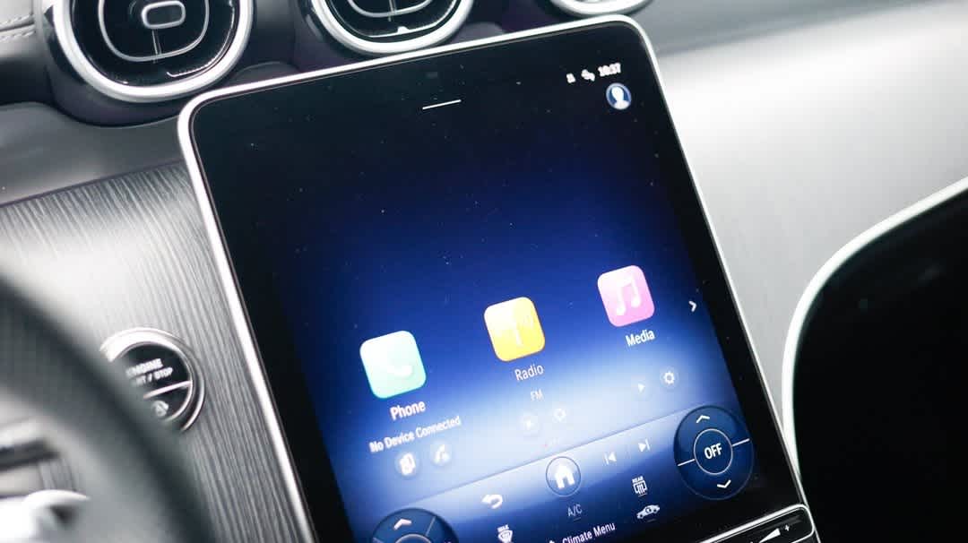 Thumbnail: 2025 Mercedes-Benz GLC - 17