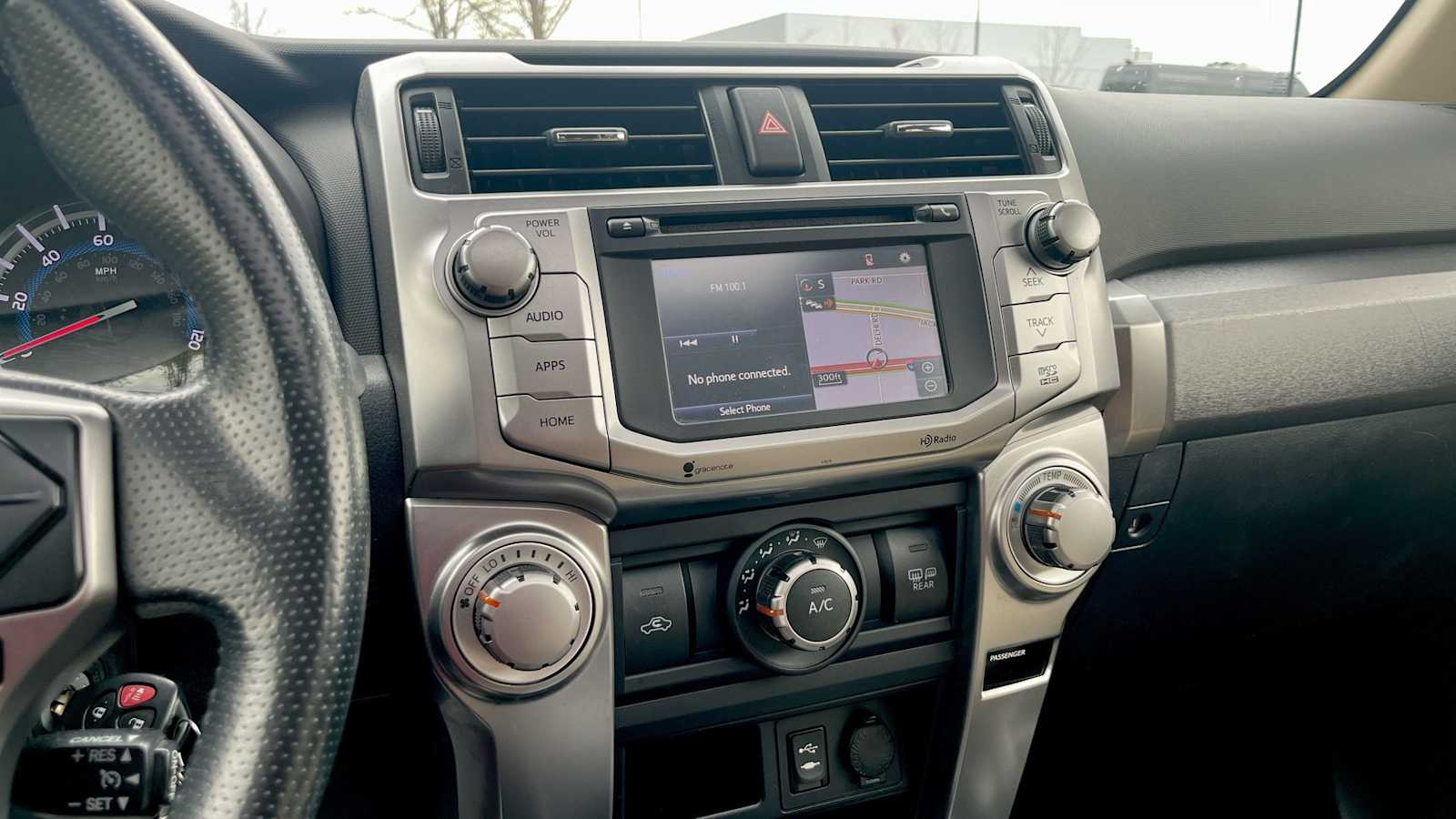 Thumbnail: 2015 Toyota 4Runner - 44