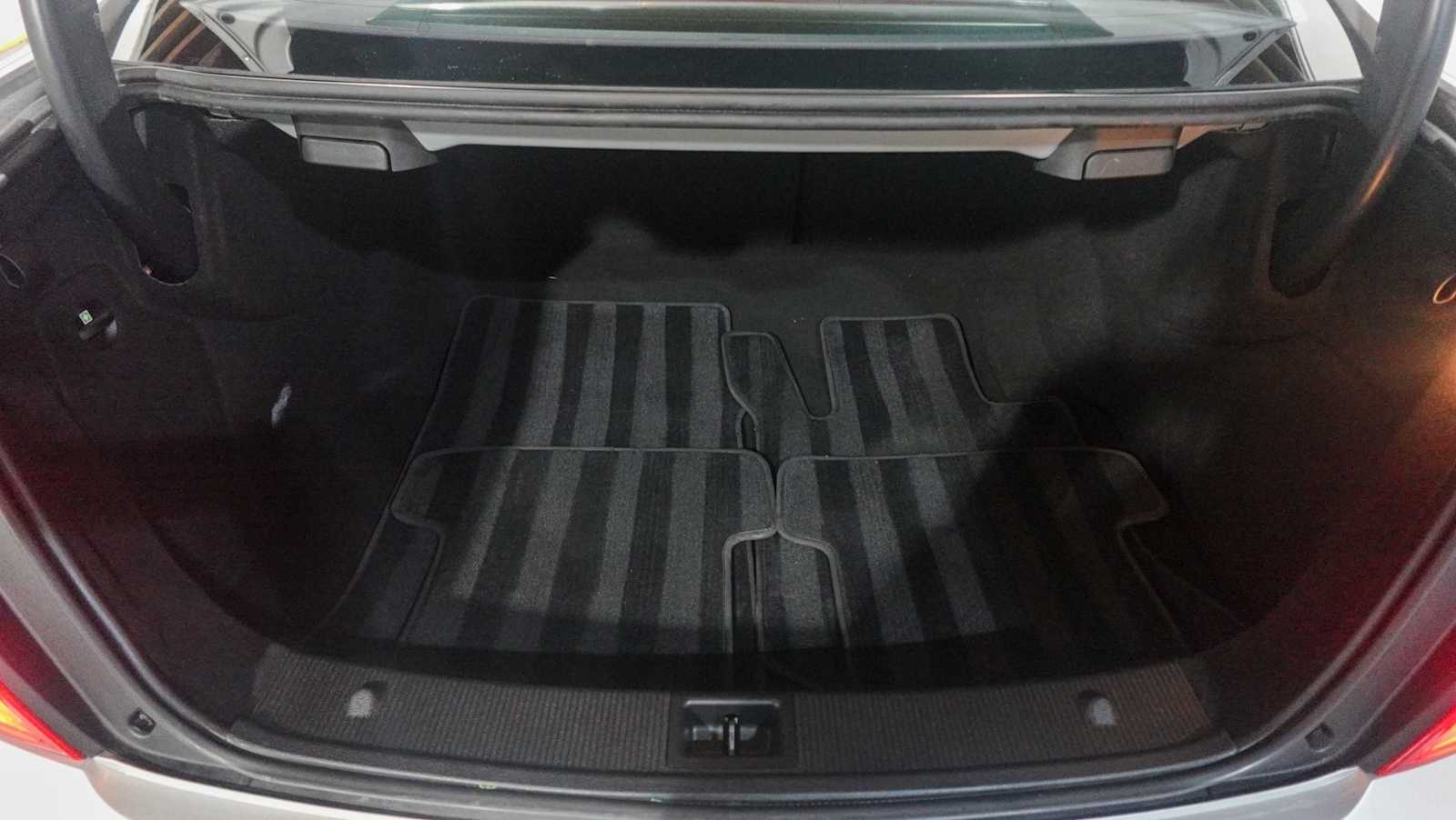 Thumbnail: 2015 Mercedes-Benz C-Class - 42