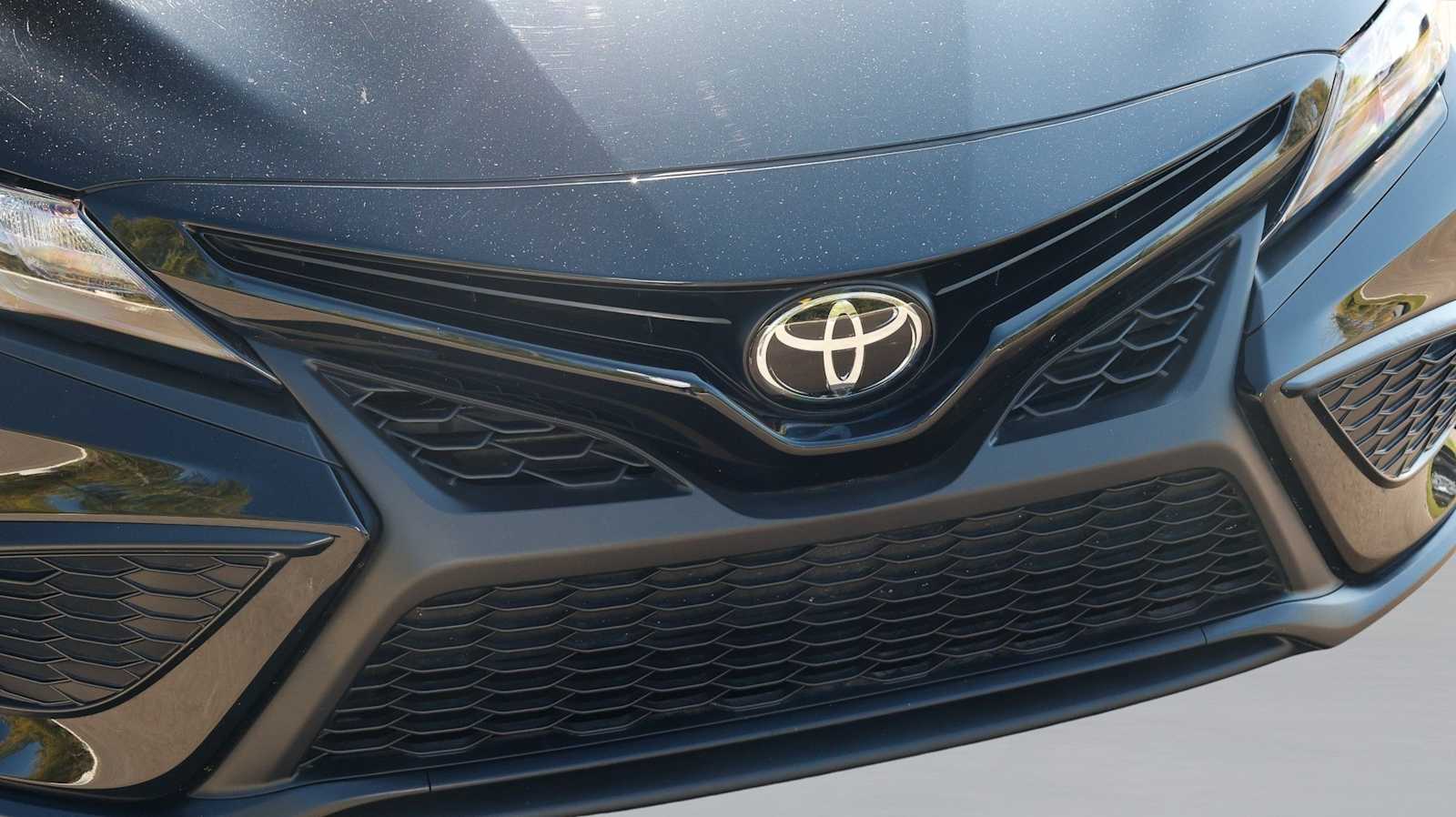 Thumbnail: 2023 Toyota Camry - 22