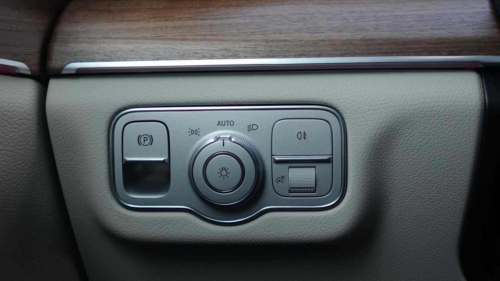 Thumbnail: 2026 Mercedes-Benz GLE - 30