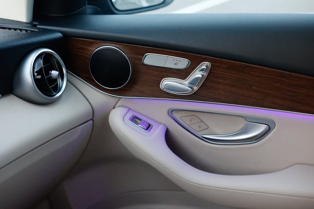 Thumbnail: 2022 Mercedes-Benz GLC - 28