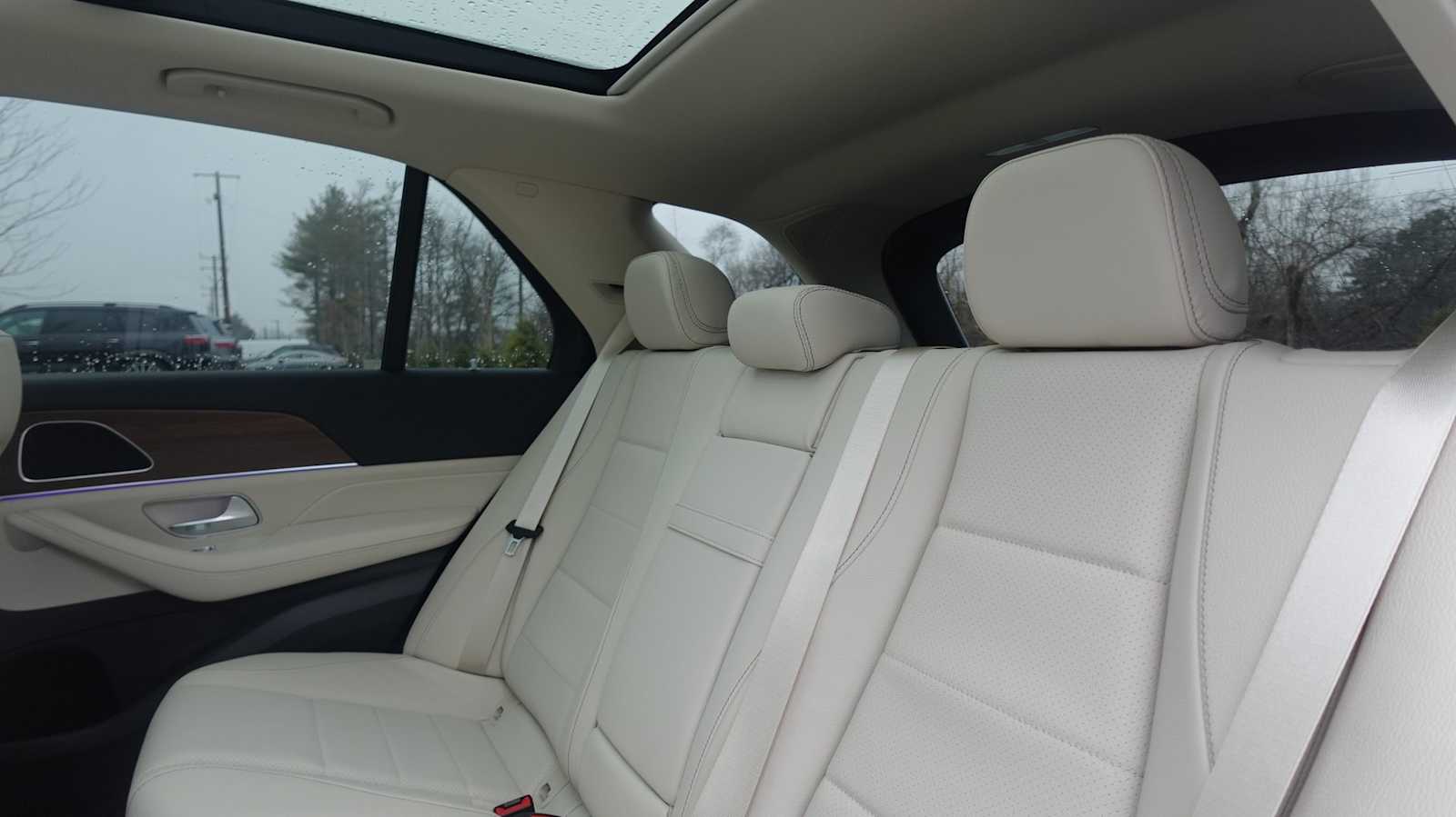 Thumbnail: 2026 Mercedes-Benz GLE - 41