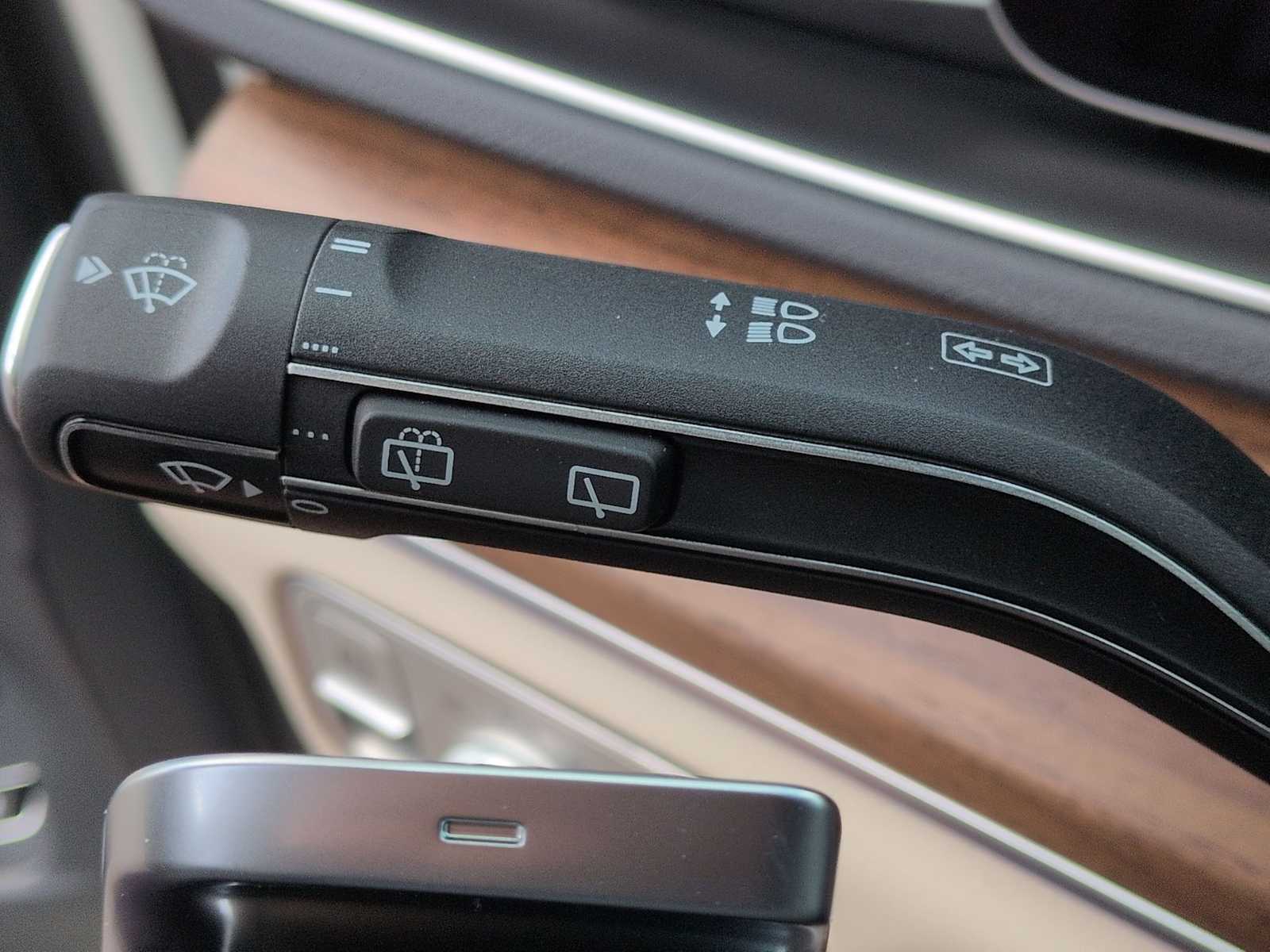 Thumbnail: 2026 Mercedes-Benz GLE - 28