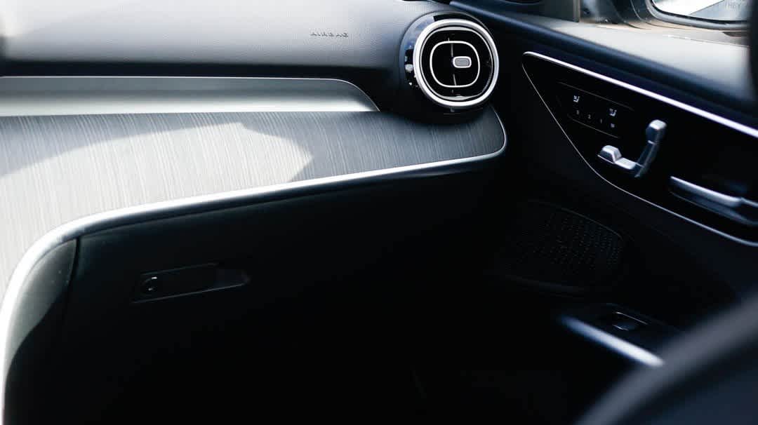 Thumbnail: 2025 Mercedes-Benz C-Class - 17