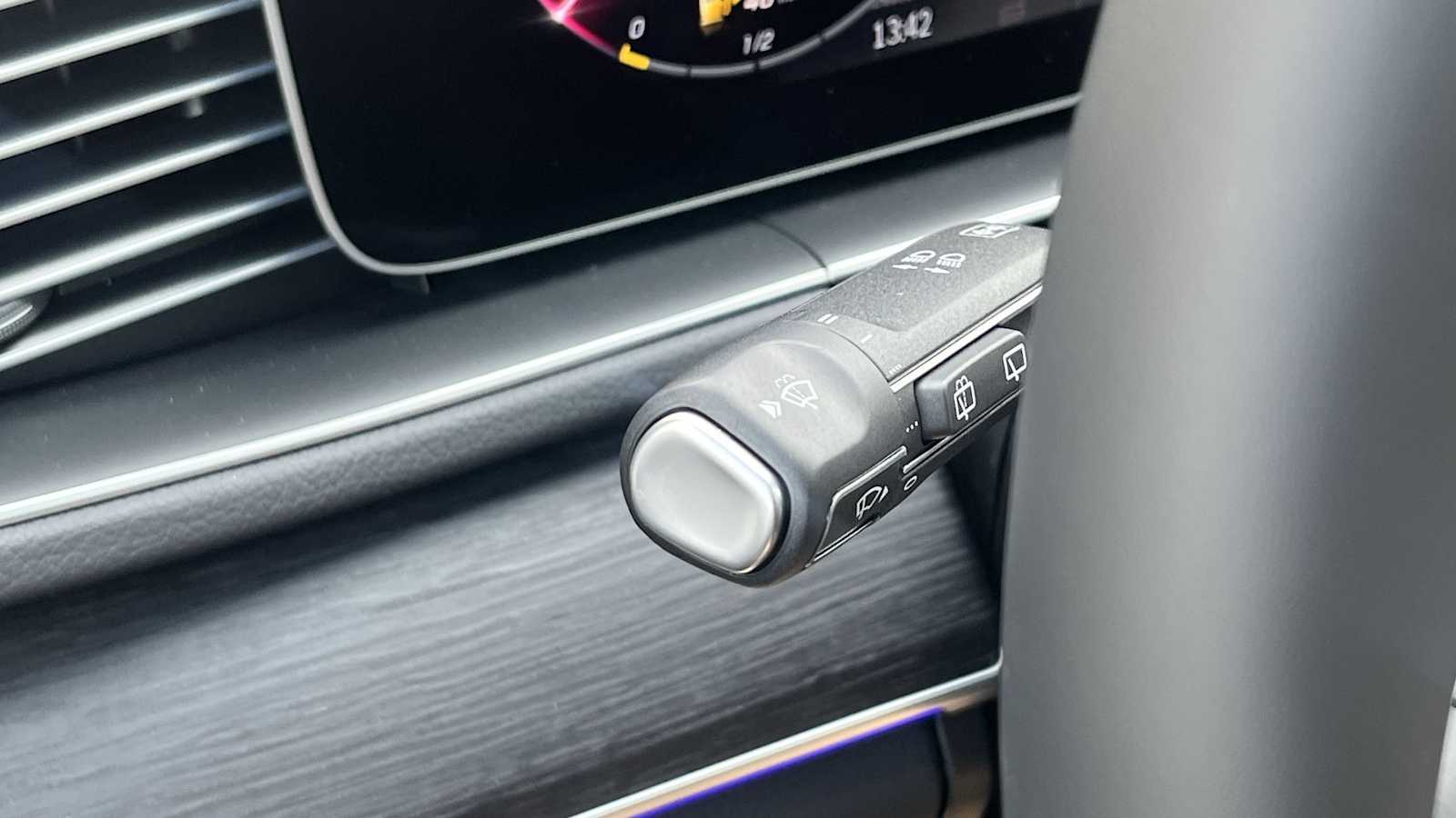 Thumbnail: 2026 Mercedes-Benz GLE - 40