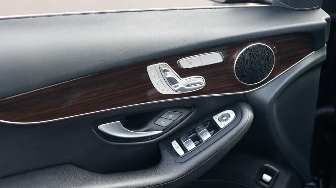 Thumbnail: 2022 Mercedes-Benz GLC - 16