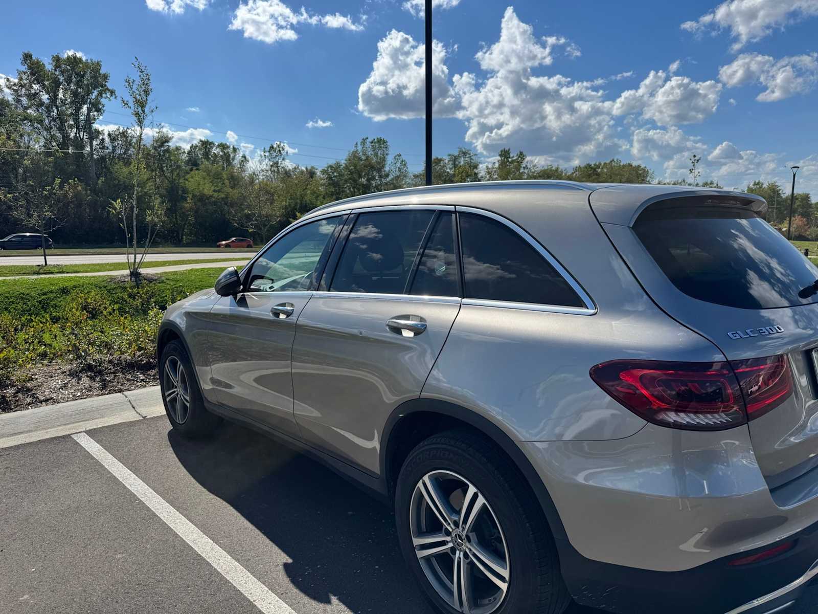 2020 Mercedes Benz GLC 300 4MATIC photo 3