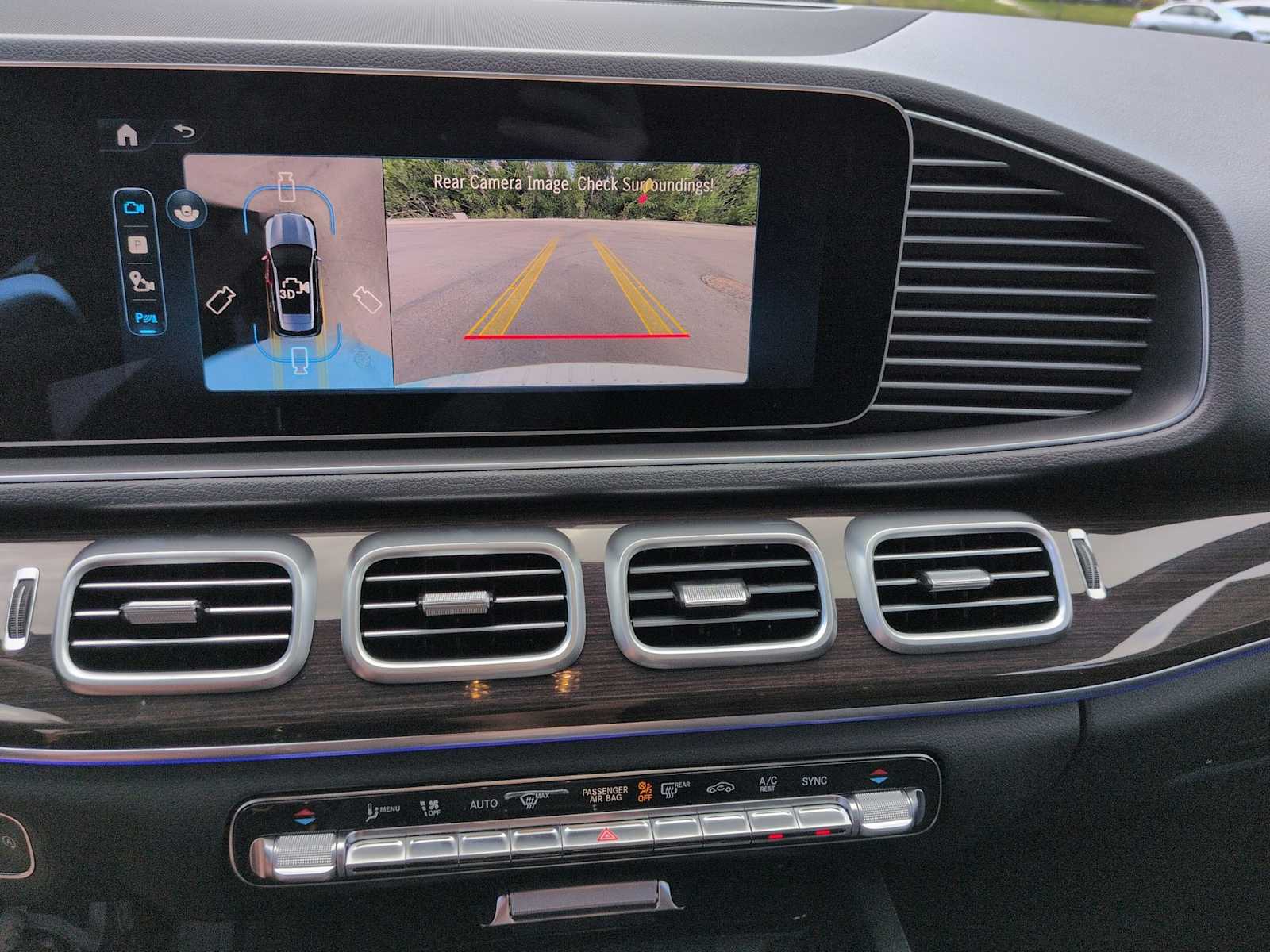 Thumbnail: 2025 Mercedes-Benz GLE - 31