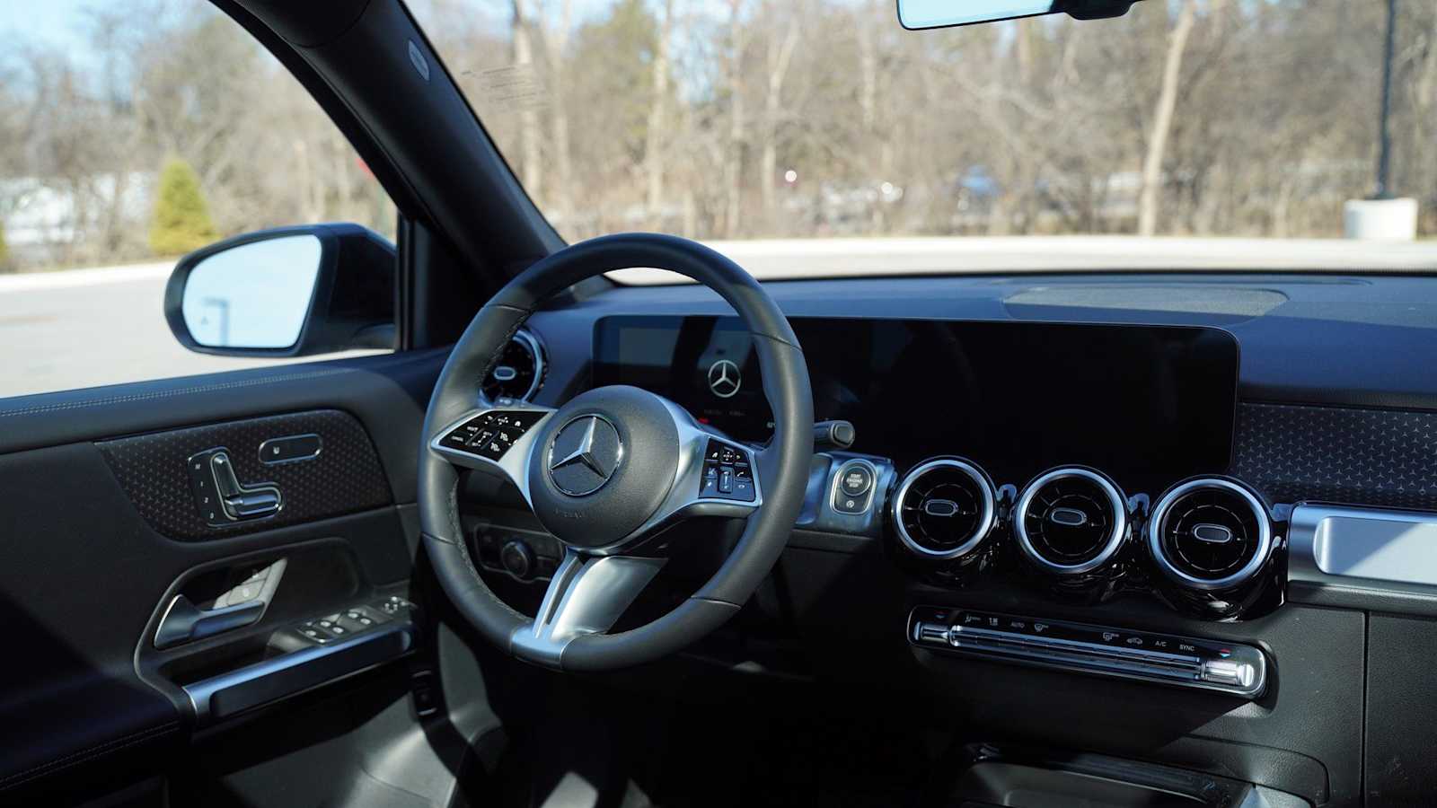 Thumbnail: 2026 Mercedes-Benz GLB - 26
