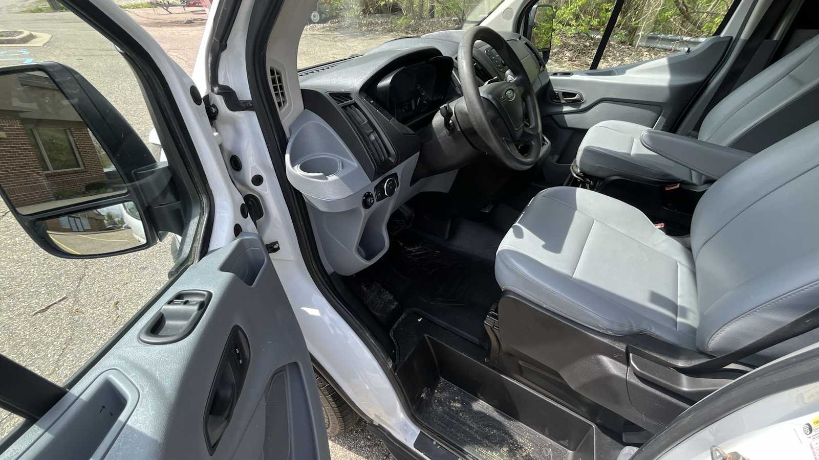 Thumbnail: 2018 Ford Transit Series - 16