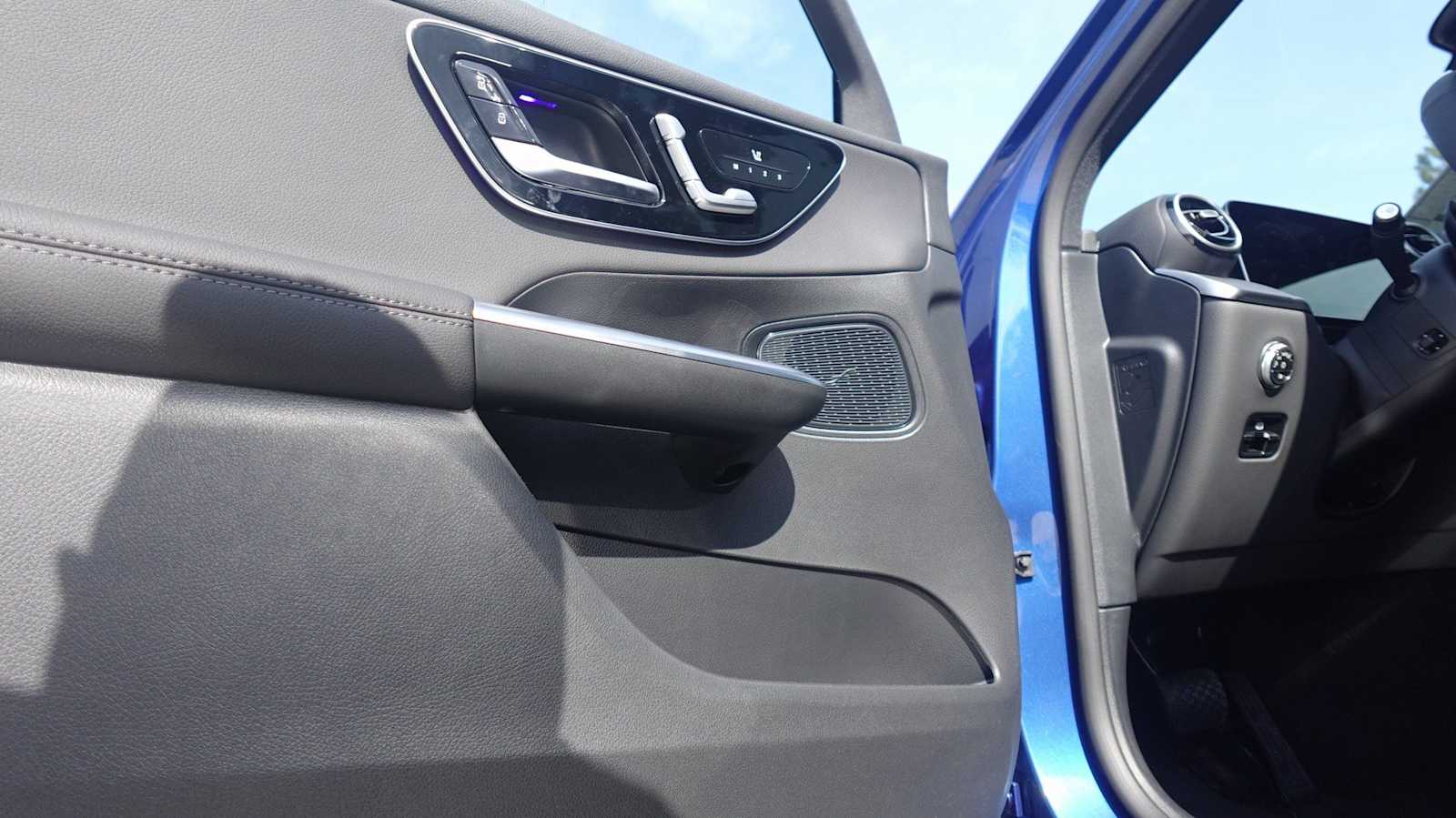 Thumbnail: 2026 Mercedes-Benz GLC - 26