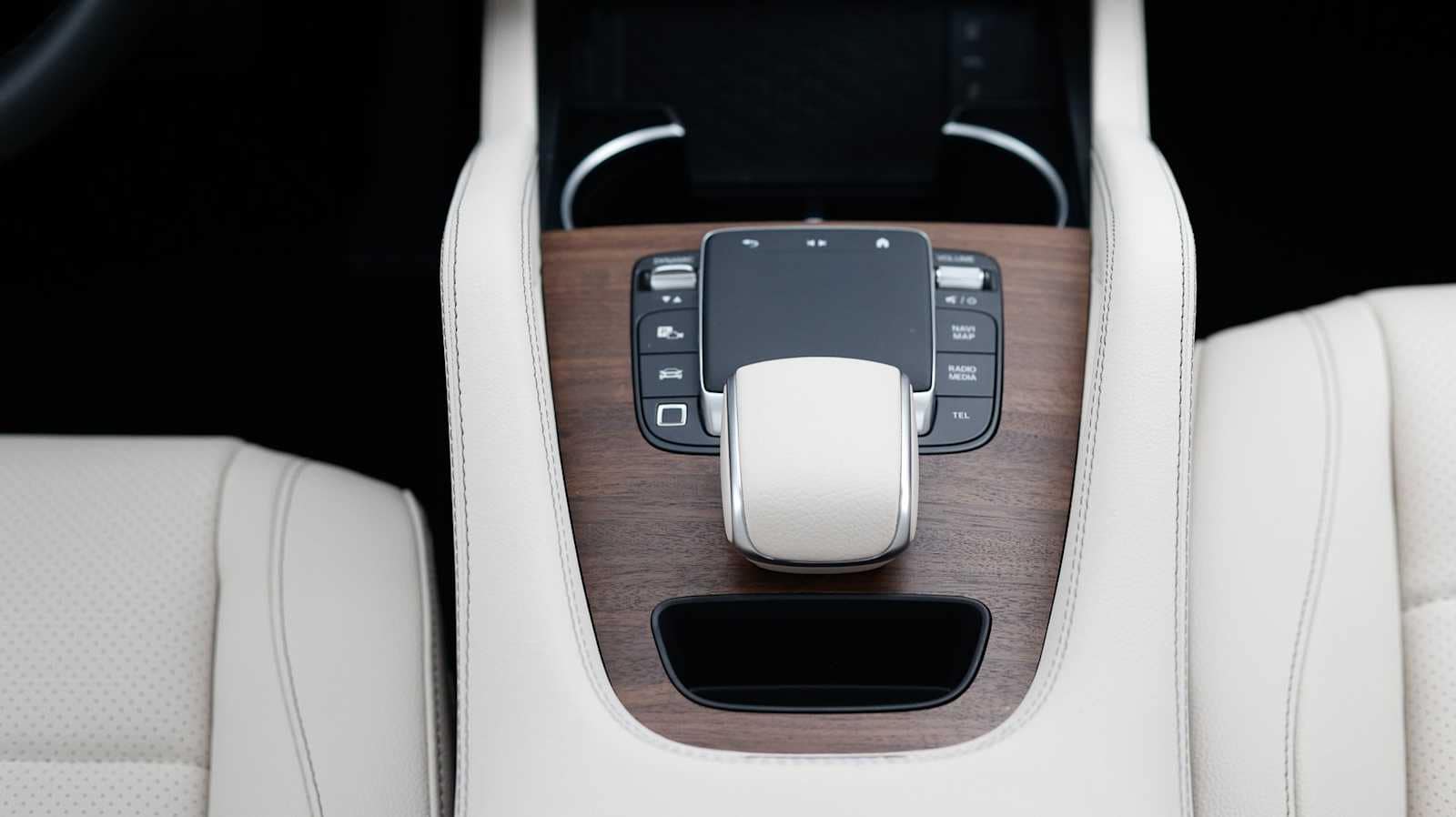 Thumbnail: 2025 Mercedes-Benz GLE - 26