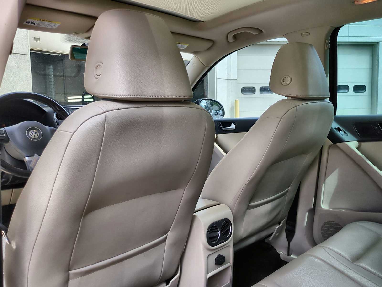 Thumbnail: 2017 Volkswagen Tiguan - 18
