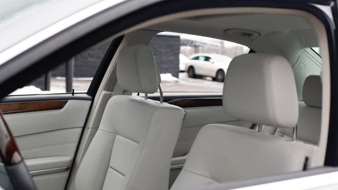 Thumbnail: 2014 Mercedes-Benz E-Class - 16