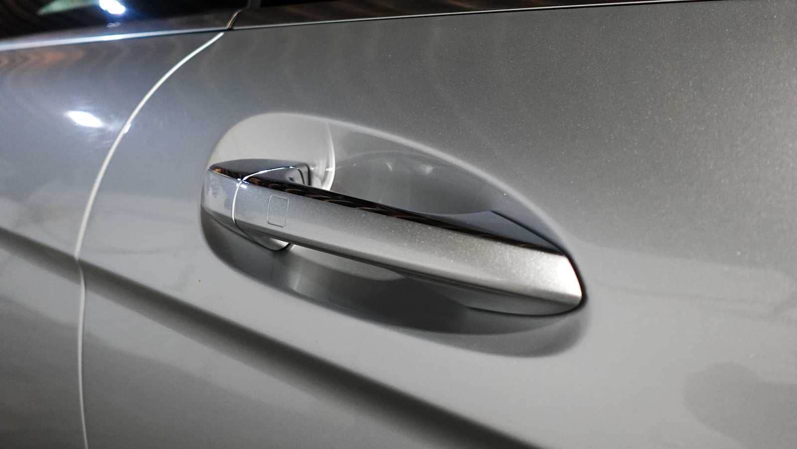 Thumbnail: 2015 Mercedes-Benz C-Class - 16