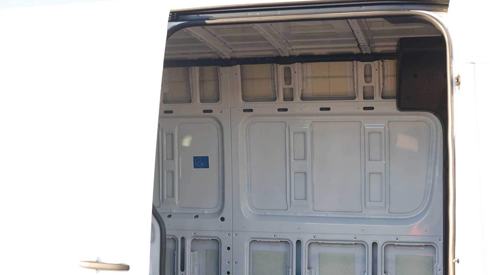 Thumbnail: 2026 Mercedes-Benz Sprinter - 15