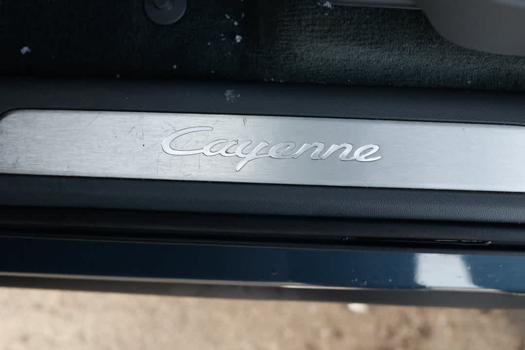 Thumbnail: 2020 Porsche Cayenne - 30