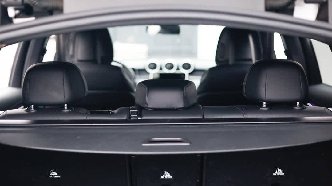 Thumbnail: 2025 Mercedes-Benz GLC - 23