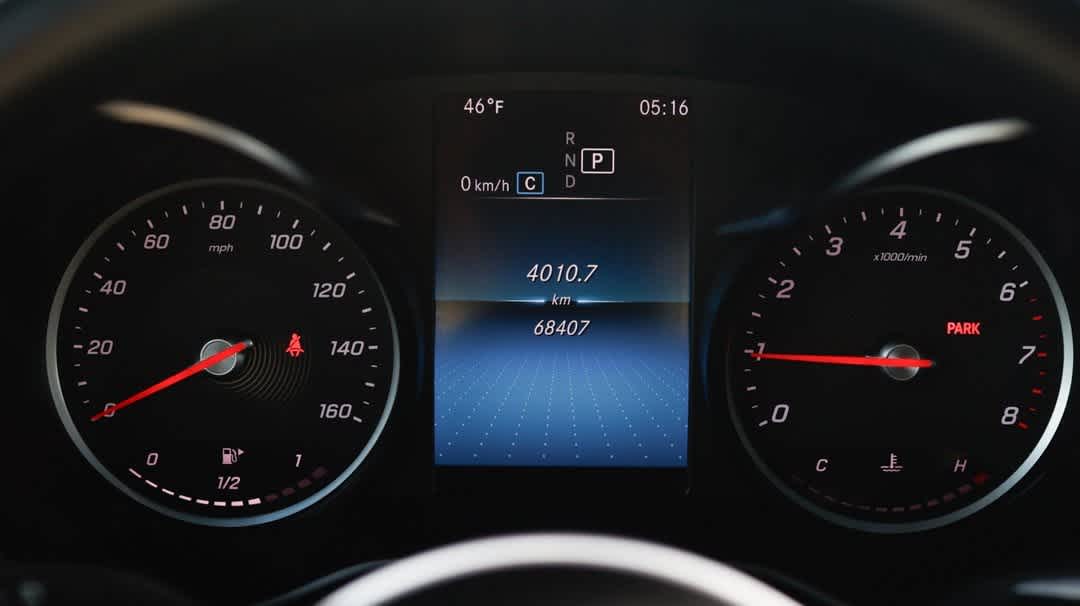 Thumbnail: 2022 Mercedes-Benz GLC - 28