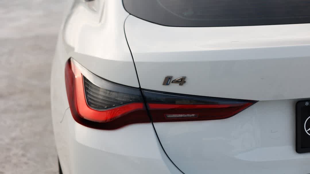 Thumbnail: 2022 BMW i4 - 15