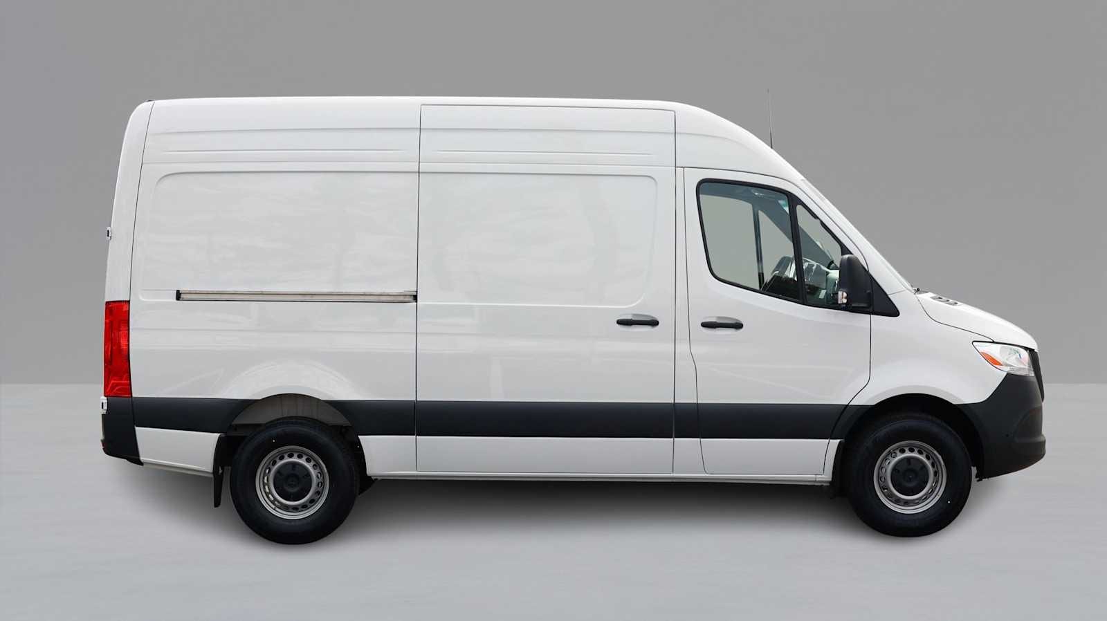 Thumbnail: 2026 Mercedes-Benz Sprinter - 4