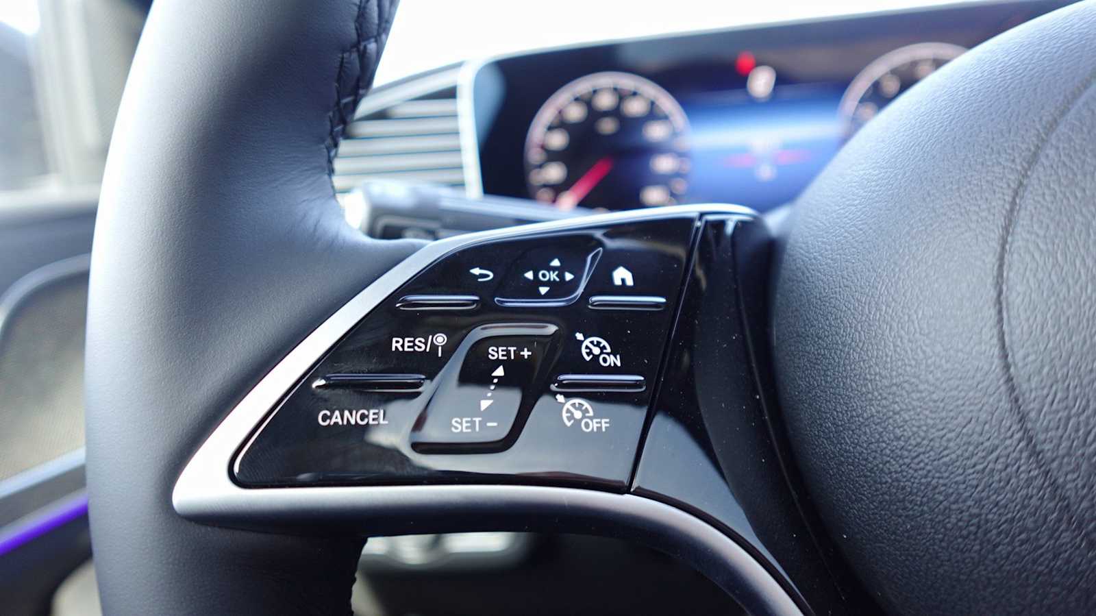 Thumbnail: 2026 Mercedes-Benz GLE - 26