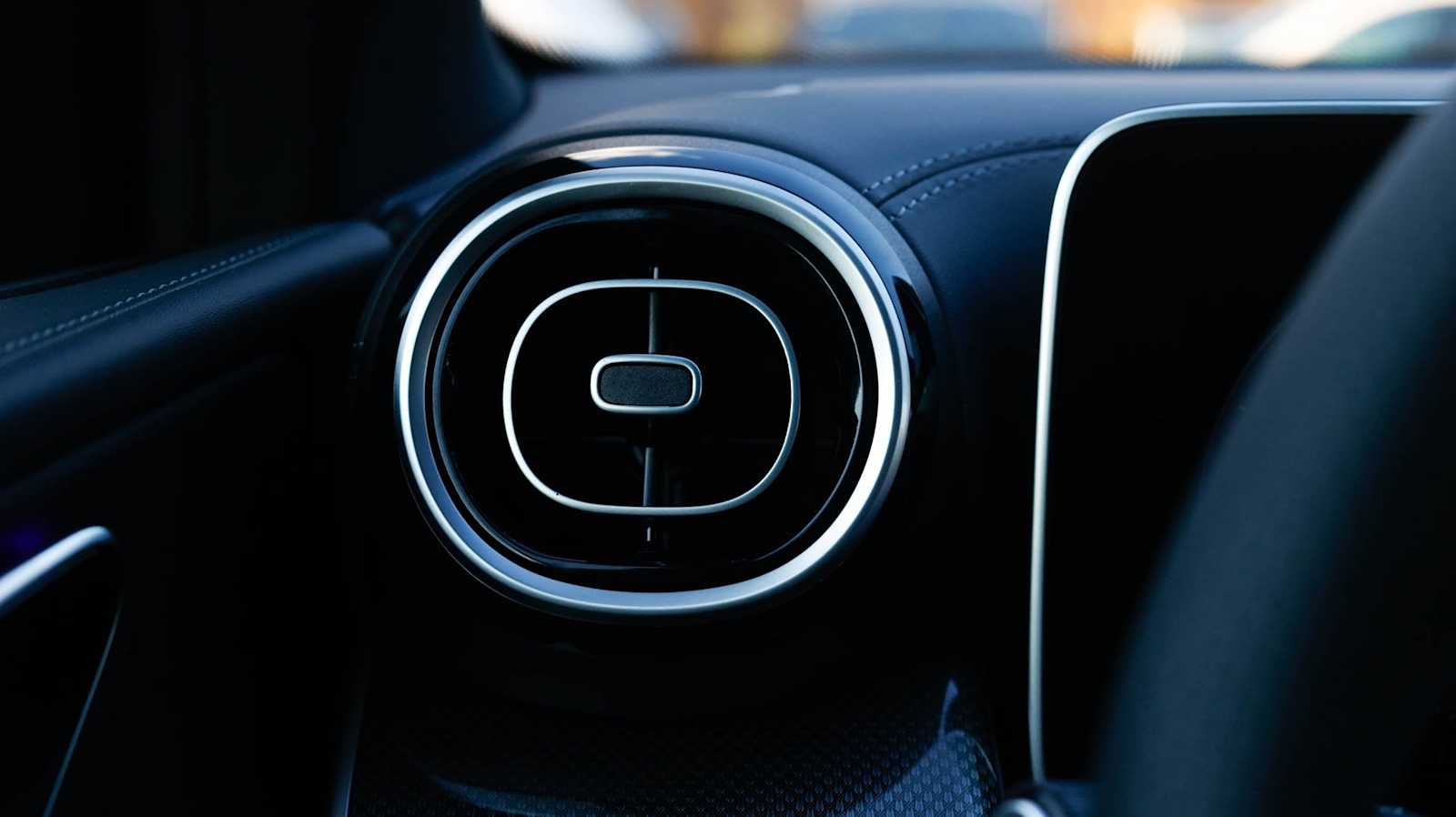 Thumbnail: 2026 Mercedes-Benz GLC - 23