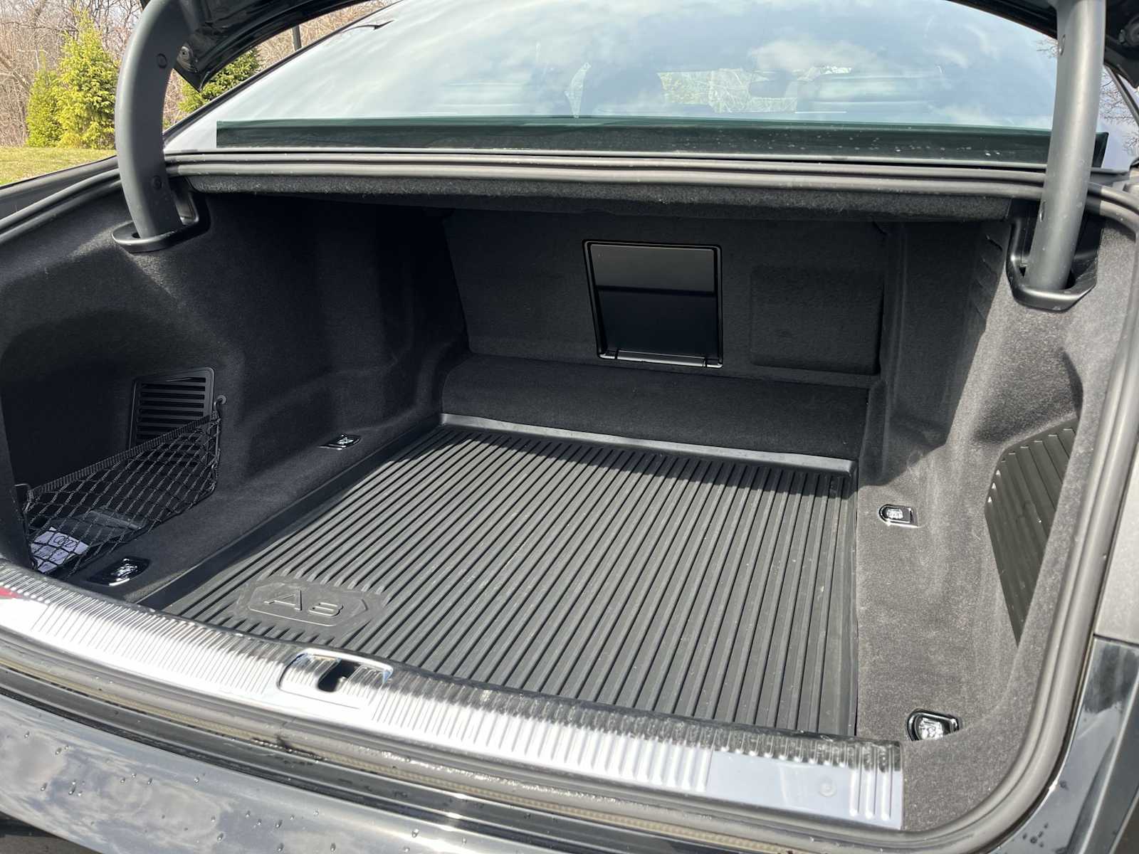 Thumbnail: 2023 Audi A8 - 48